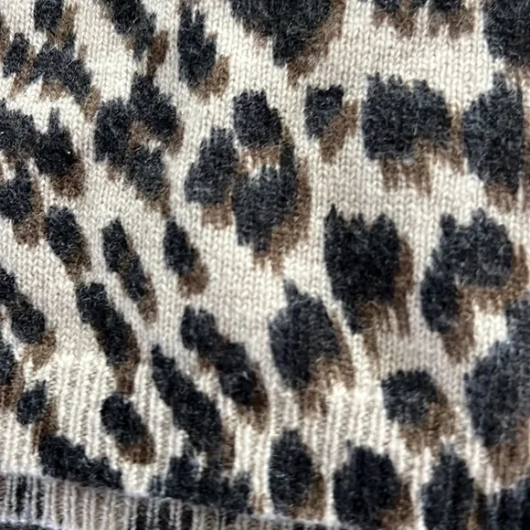 Le Superbe Cashmere -Frances Crop Sweater Top - Picture 7 of 12